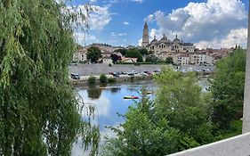 Balcon sur la rivière